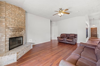 8118 Vista Del Sol Dr, Houston, TX 77083 - photo 6