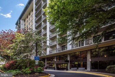 Lakeside Plaza Condominium unit 318, Baileys Crossroads, VA 22041 - photo 3