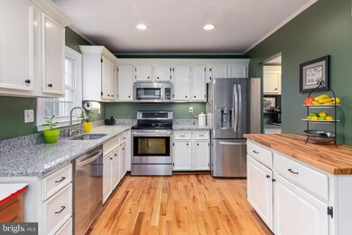 1812 Lang Dr, Crofton, MD 21114 - photo 7