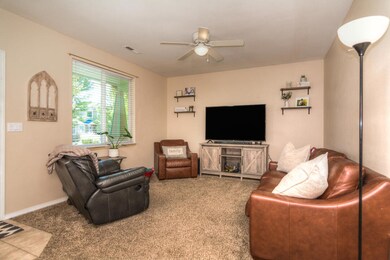 3rd St NE 1345 (6 of 25)