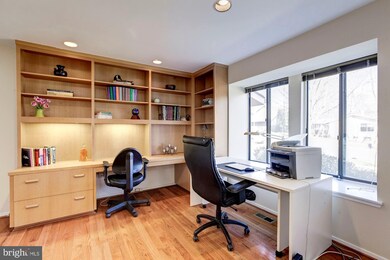 2609 Oakenshield Dr, Potomac, MD 20854 - photo 5