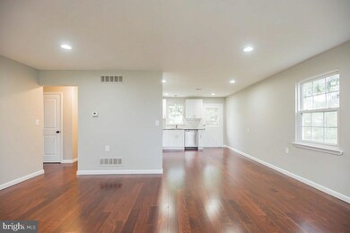 6 Cheshire Ct, Southampton, NJ 08088 - photo 7