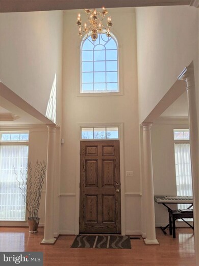 13102 Crossview Ct, Beltsville, MD 20705 - photo 5