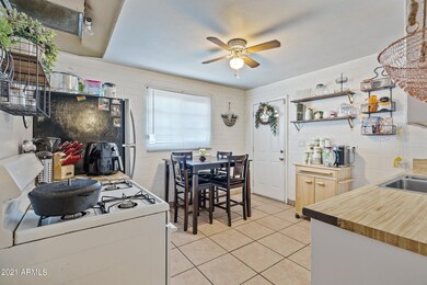 2112 E Lemon St-10