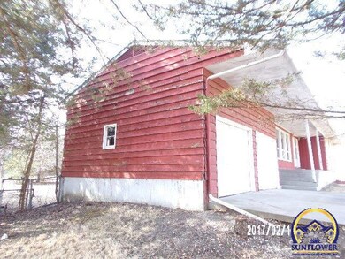 3407 SW 37th St, Topeka, KS 66614 - photo 2