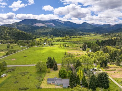 3300CedarFlatRd-001