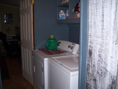 519 E River St unit 116, Orange, MA 01364 - photo 7