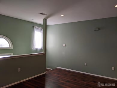 310 Michaels Ct, Woodbridge, NJ 07095 - photo 6