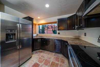 06 Kitchen 2