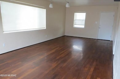 1418 E Spring Street