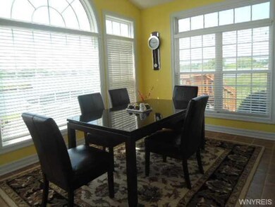 7130 Lakeside Dr, Niagara Falls, NY 14304 - photo 3