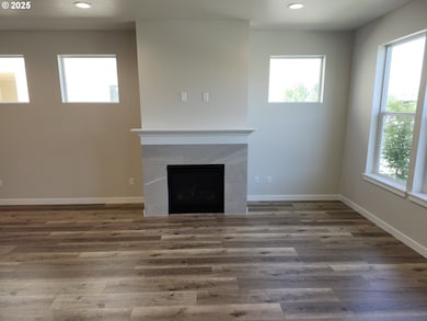 2941 Olympic St unit 28, Woodburn, OR 97071 - photo 3