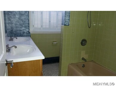 main bathroom 2nd floor