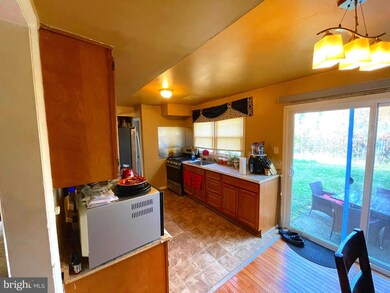 5602 Walker Mill Rd, Capitol Heights, MD 20743 - photo 7