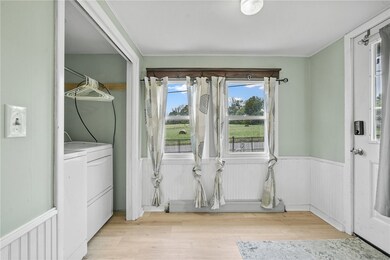 Main unit mudroom and laundry