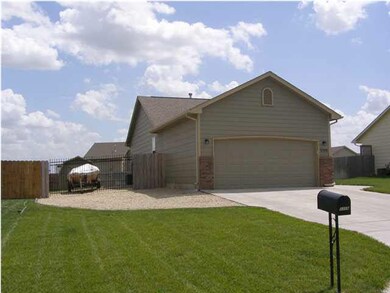 Perfect area for boat or RV with double wrought ir