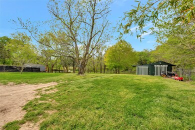 16906 Creek Line Dr, Friendswood, TX 77546 - photo 2