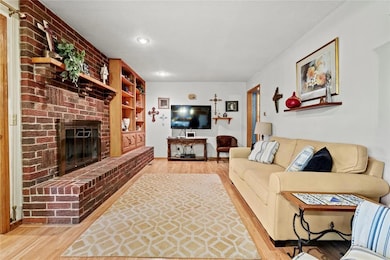 103 N Hickory St, Okeene, OK 73763 - photo 5