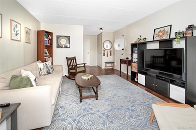 Newport Towers West unit 4G, Harrison, NY 10528 - photo 4