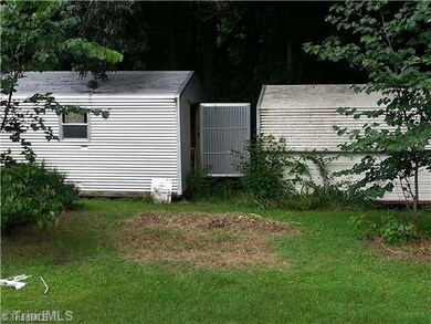 7313 Wincrest Dr, High Point, NC 27263 - photo 4