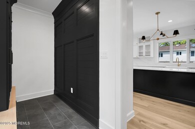 86 Black Point Rd Rumson NJ-large-007-05