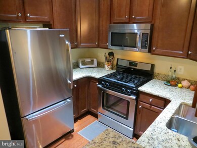 2314 Merseyside Dr unit 116, Woodbridge, VA 22191 - photo 7