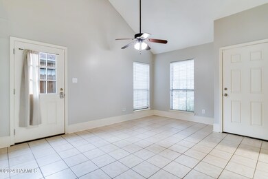 5-web-or-mls-130 D Williamsburg Circle-3