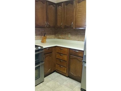 Kitchen full cabinet corner view