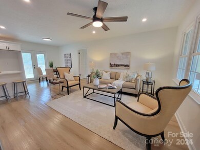 619 Blythe St, Shelby, NC 28152 - photo 3