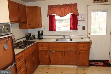 4908 Jackson Dr, Brookhaven, PA 19015 - photo 7