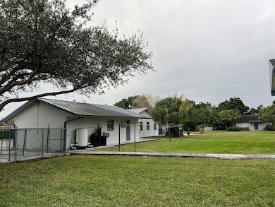 17781 SW 52nd Ct, Southwest Ranches, FL 33331 - photo 7