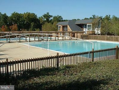 8109 Mallard Shore Dr, Laurel, MD 20724 - photo 7