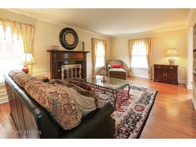 298 E Church St, Elmhurst, IL 60126 - photo 3