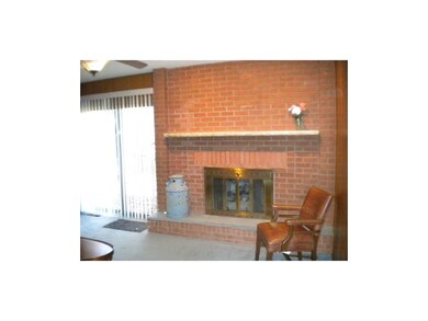Family room up with wbfp!