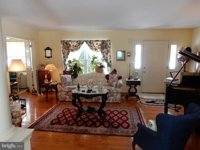 6084 High Meadow Dr, Pipersville, PA 18947 - photo 2