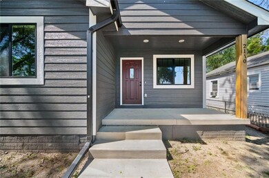 2110 E Walnut St, Des Moines, IA 50317 - photo 2