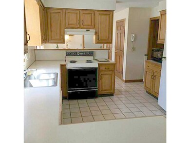 1354 Gilbert Stuart Rd, Saunderstown, RI 02874 - photo 4