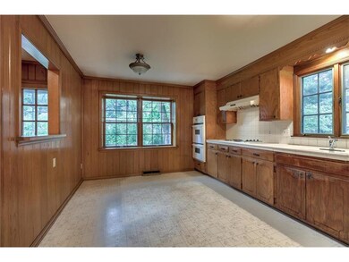 Eat-In Kitchen, with electric cooktop and double o