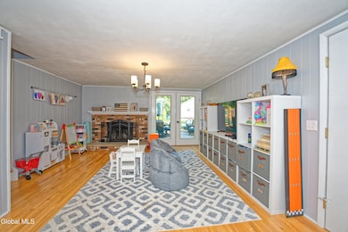 2 Familyroom 1
