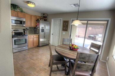 Eat-In Kitchen