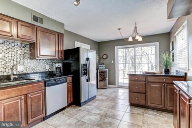 252 Manassas Dr, Manassas Park, VA 20111 - photo 3