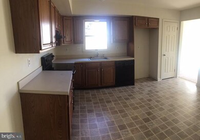 518 Hemsing Cir, Souderton, PA 18964 - photo 2