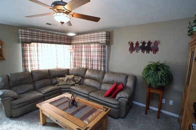 002_Family Room