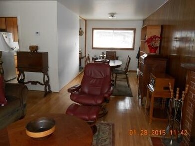 living room /dining room