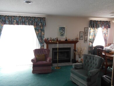 905 Cambridge Manor Dr, Schenectady, NY 12302 - photo 4