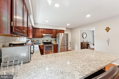 1439 Powells Tavern Place, Herndon, VA 20170 - photo 6