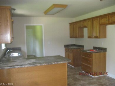 1188 Arabian Dr, Asheboro, NC 27205 - photo 3