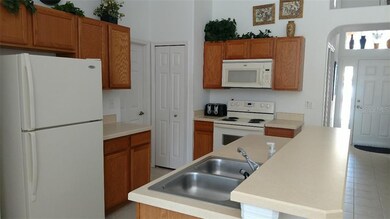 Kitchen with all Appliances