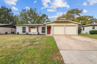 905 Jerry Ln, Bedford, TX 76022 - photo 3