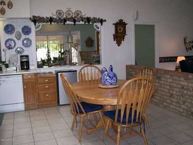 Kitchen/Dining area
